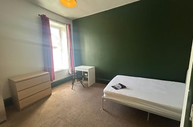 Hill Park Crescent, Flat 2, Greenbank, Plymouth - Image 2